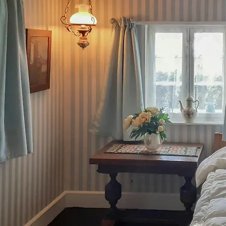 Idyllic Thatched On The Ridge Between Sea Areas * Ebbelokke