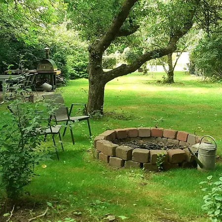 Idyllic Thatched On The Ridge Between Sea Areas Σπίτι διακοπών Ebbelokke