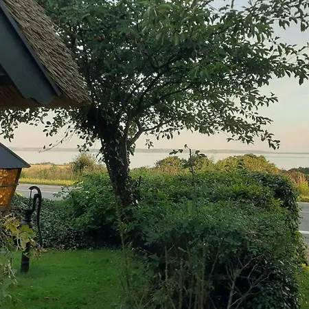 Idyllic Thatched On The Ridge Between Sea Areas Σπίτι διακοπών Ebbelokke