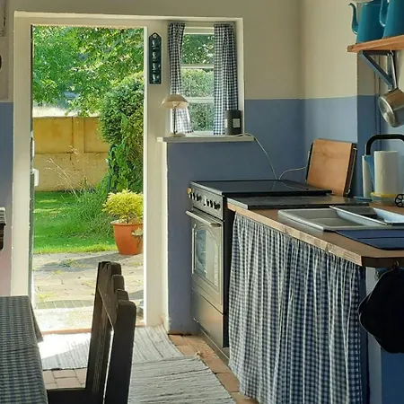 Idyllic Thatched On The Ridge Between Sea Areas * Ebbelokke