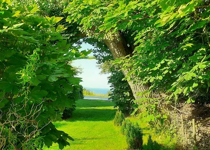 Holiday home Idyllic Thatched On The Ridge Between Sea Areas *