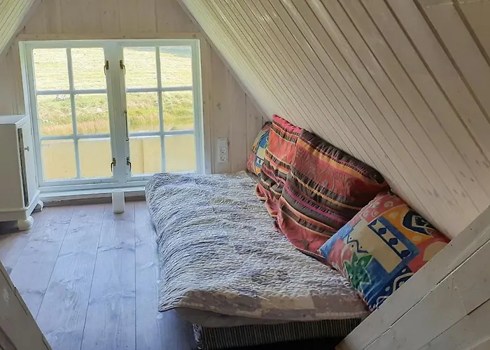 Idyllic Thatched On The Ridge Between Sea Areas * Ebbelokke